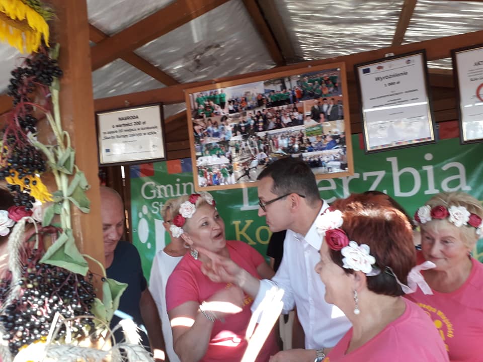 KGW DZIERZBIA na ogólnopolskich Dożynkach Premiera  w Kolnie (8).jpg