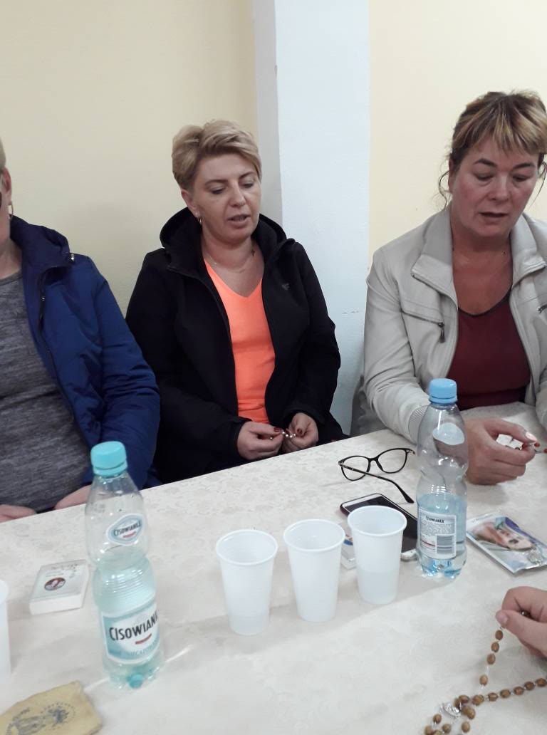 Koło nasze jak do tańca tak i do różańca. Spełniamy październikowy obowiązek (1).jpg