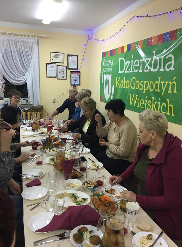 Pokaz-Tradycje kulinarne-potrawy wigilijne (4).jpg